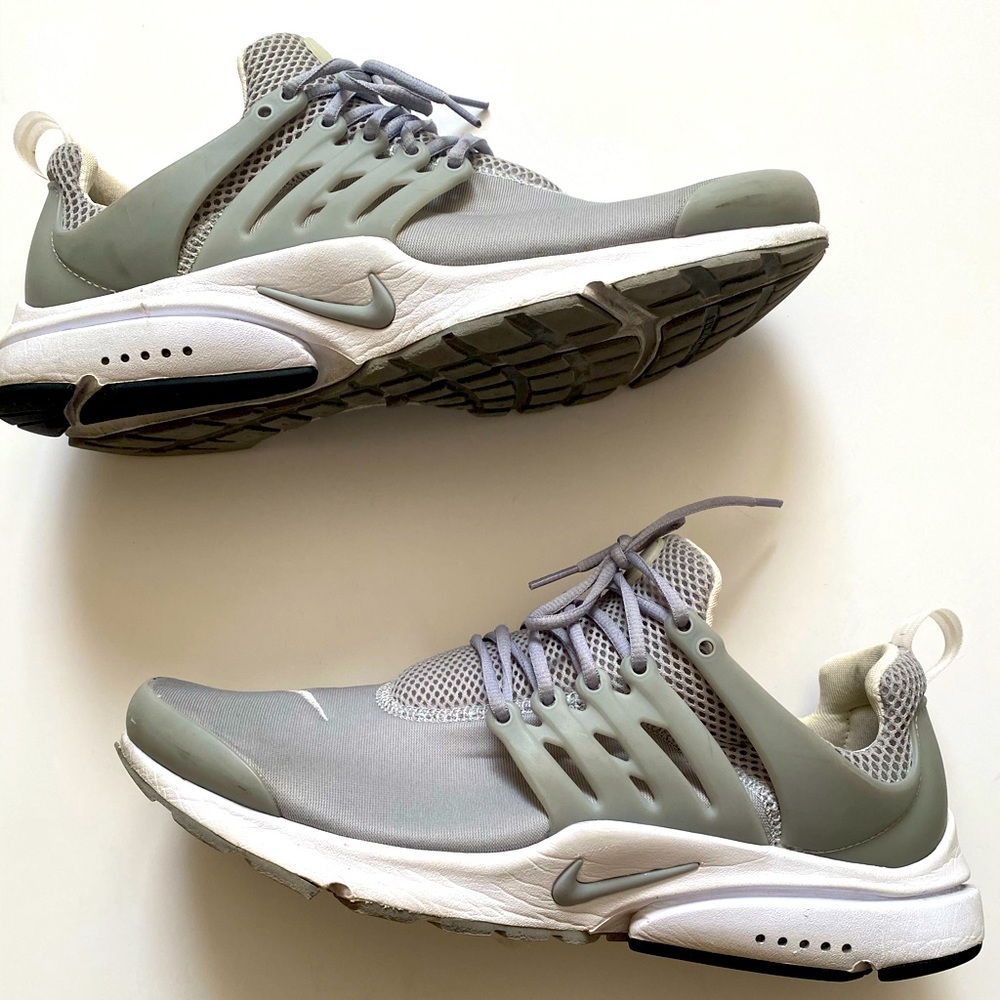 Nike Air Presto gray and white